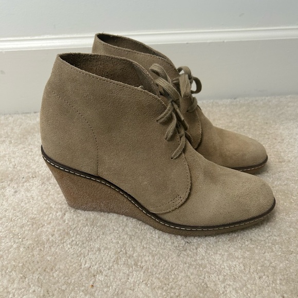 J.Crew Taupe Tan Suede Macallister Wedge Heel Ankle Boots Booties shoe Size? 6.5 - Picture 2 of 8